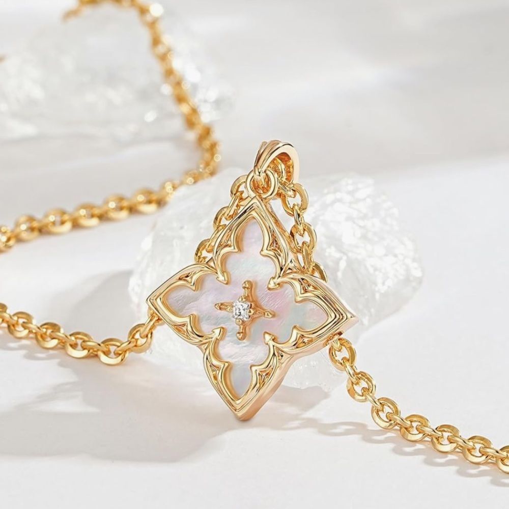14K Gold Mother of Pearl Clover Necklace Lucky Pendant Chain - Picture 3 of 4
